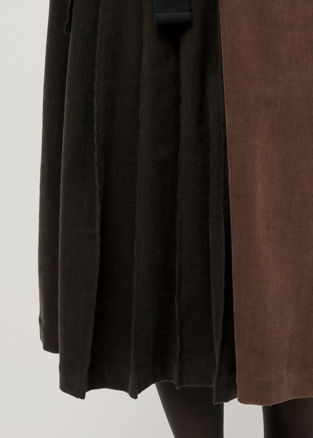 Corduroy Two-tone Pleat Skirt